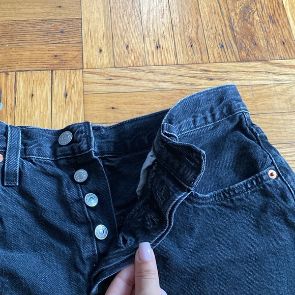 Levi’s 501 black denim short size 27 - Picture 3 of 6